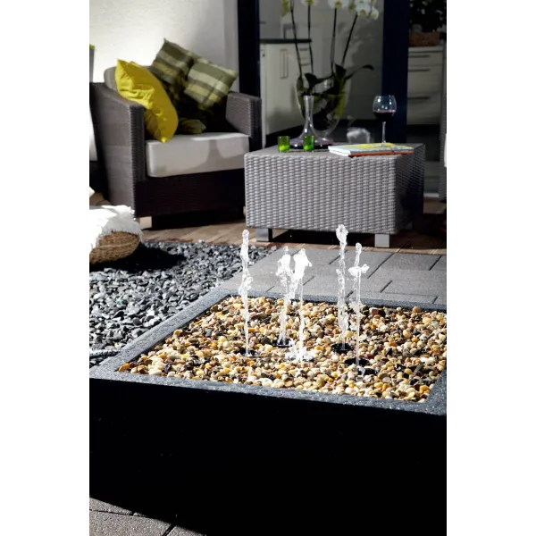 Water Quintet OASE-50187 fontanna przed polskim domem